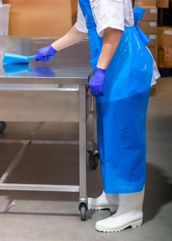 Fartuch foliowy niebieski 90/150/0,045 (50 szt.) rolka I041